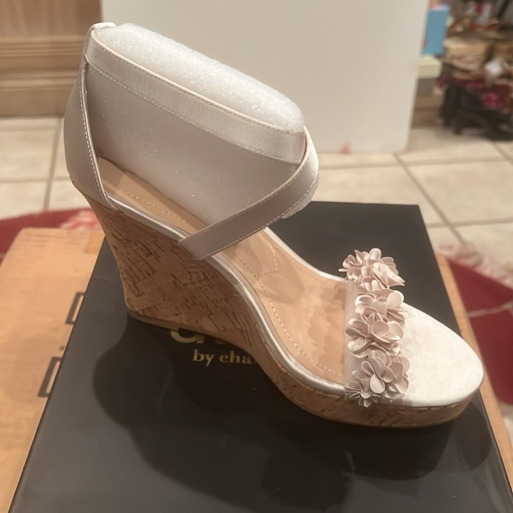 Charles by Charles David Lauryn Satin Floral Sandal in Chiffon Sz 8 NEW